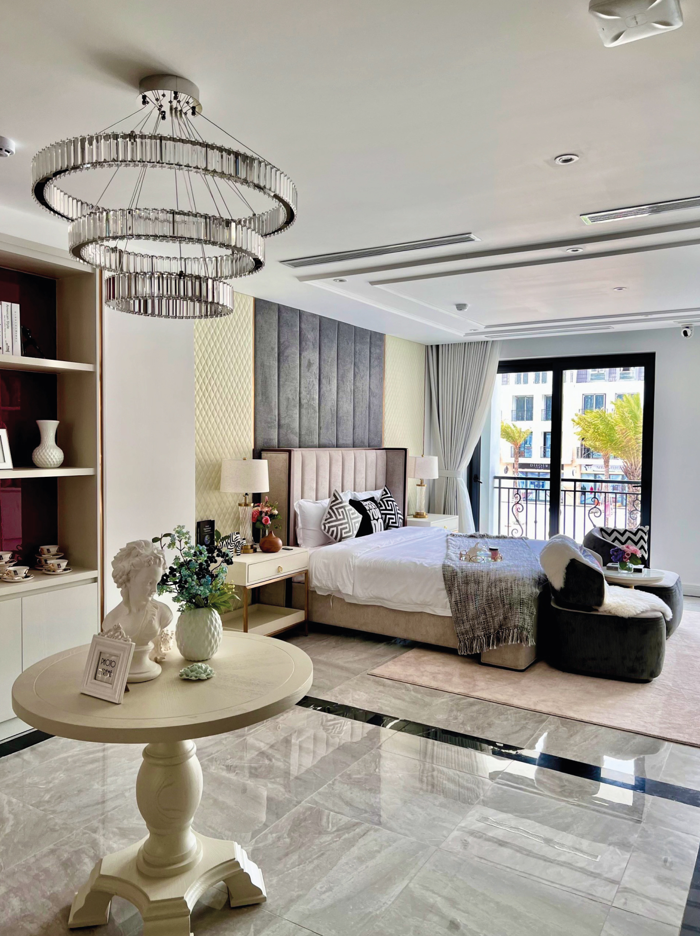 Nhà Mẫu Biệt thự hollywood hills merry land hưng thịnh